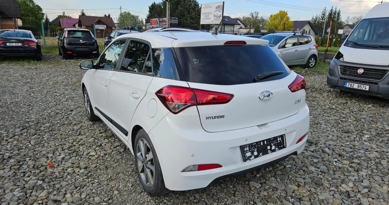 Hyundai i20 cena 23900 przebieg: 90000, rok produkcji 2017 z Nowa Sarzyna małe 172